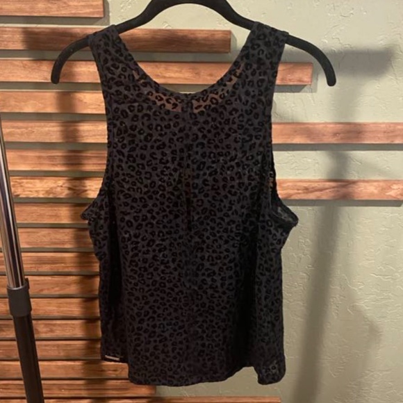 Zyia Black leopard mesh tank - Picture 5 of 7